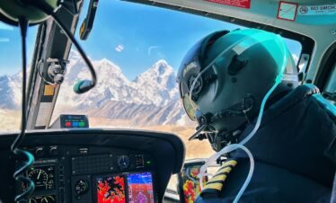 helicopter tour in everest