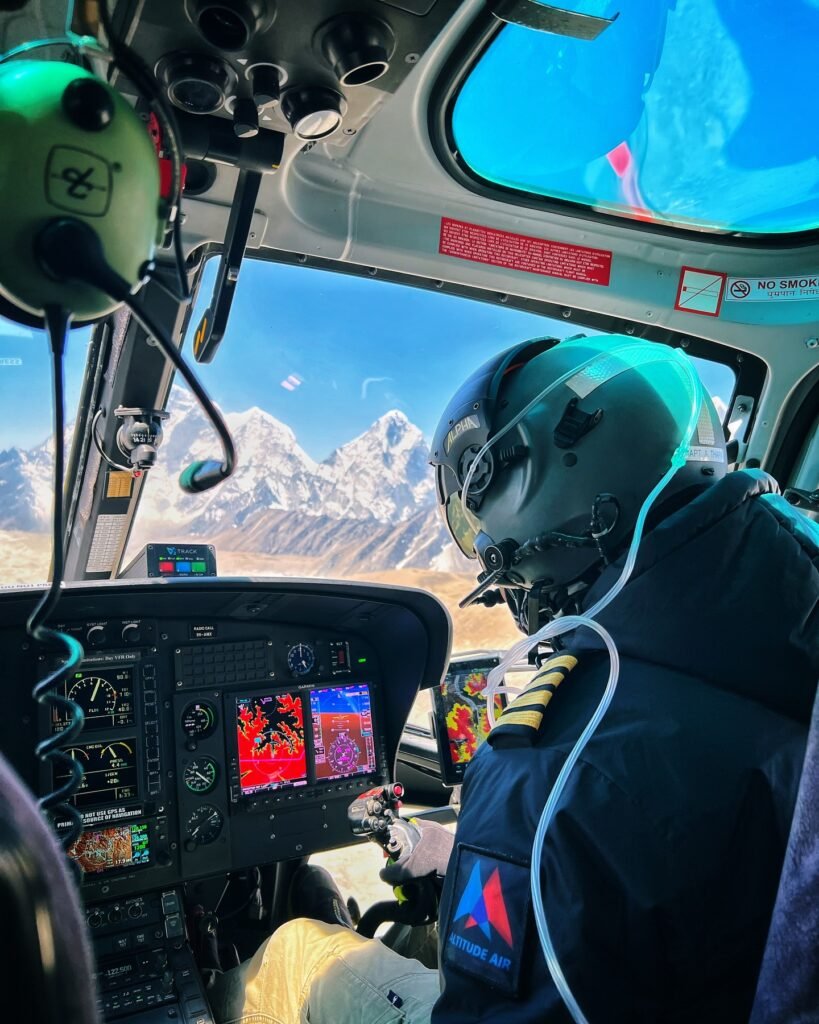 helicopter tour in everest