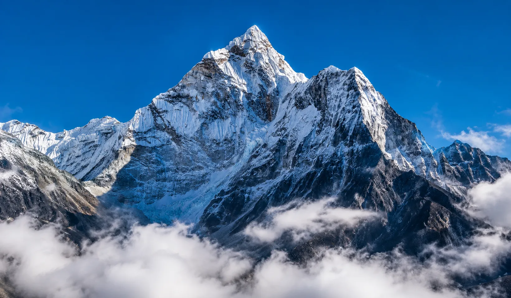 Everest Three Passes Trek in February