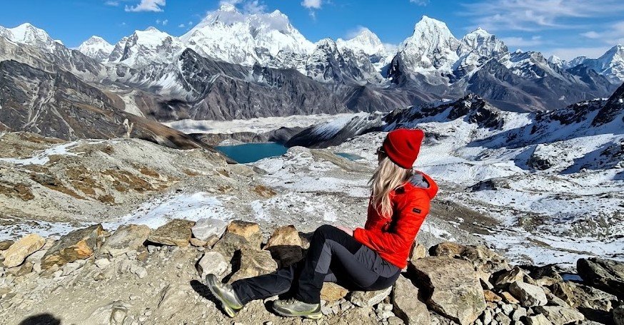 Solo Female Trekkers on the Gokyo Lake and Cho La Pass Route: A Practical Safety and Planning Guide